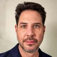 Dr Marcelo Olivan